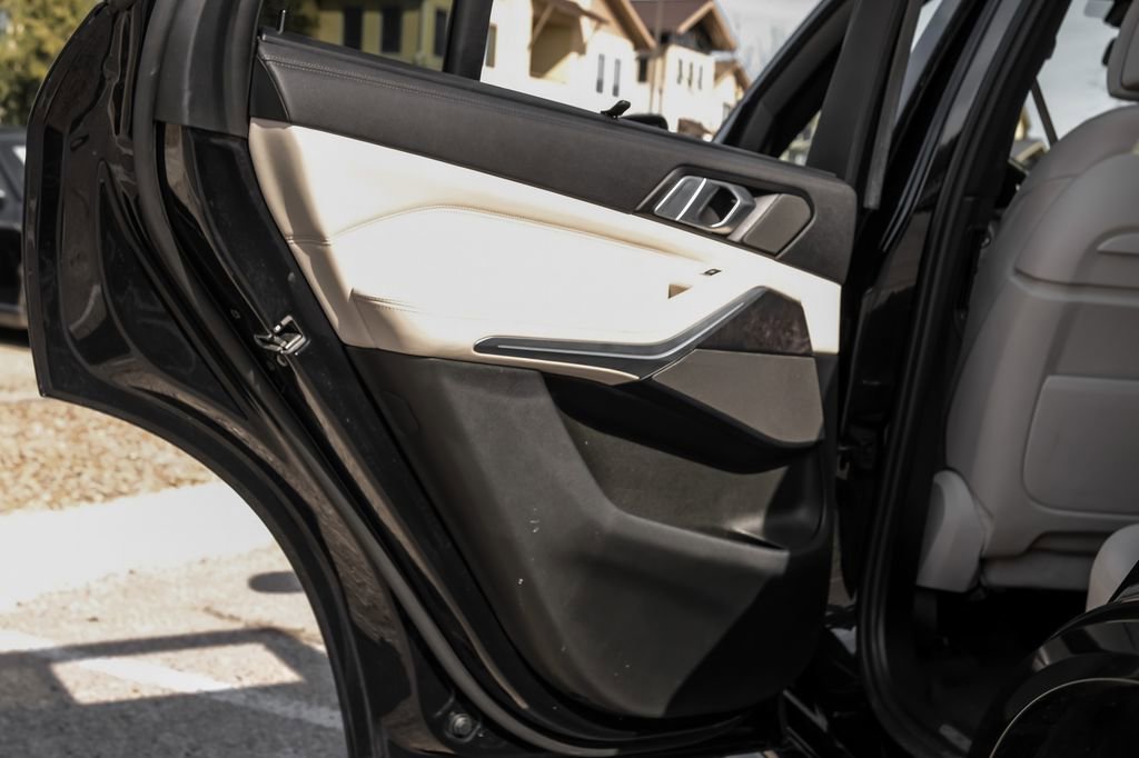 Used 2022 BMW X5 M50i w/ Executive Package image 52