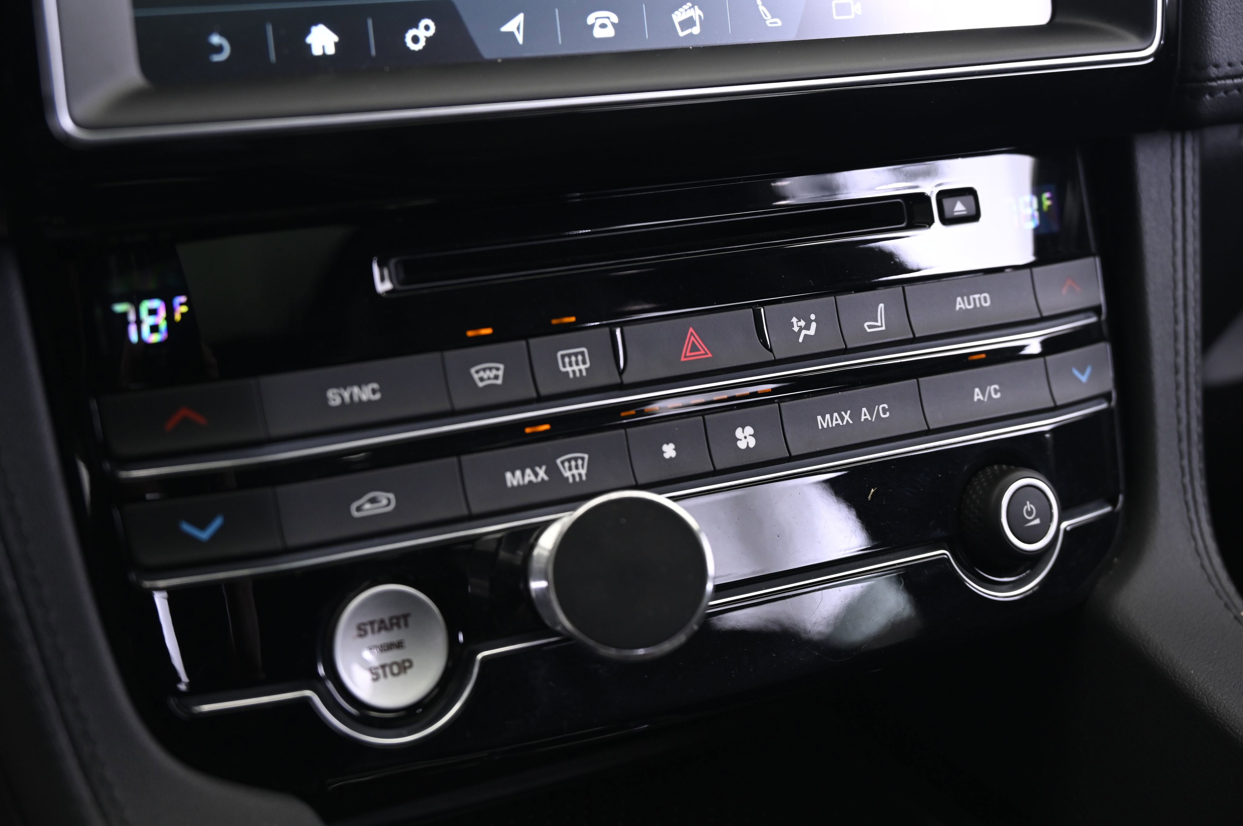 Used 2020 Jaguar F-PACE Prestige image 33