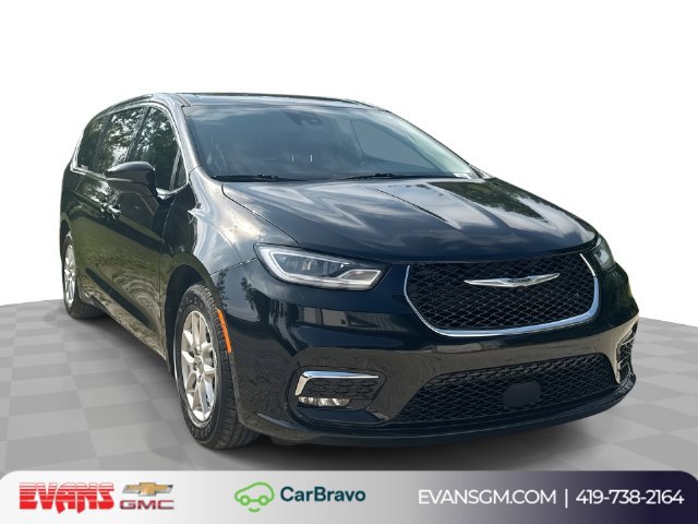 Used 2024 Chrysler Pacifica Touring-L FWD image 1