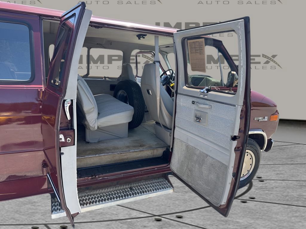 Used 1992 GMC G3500 Rally RWD image 25