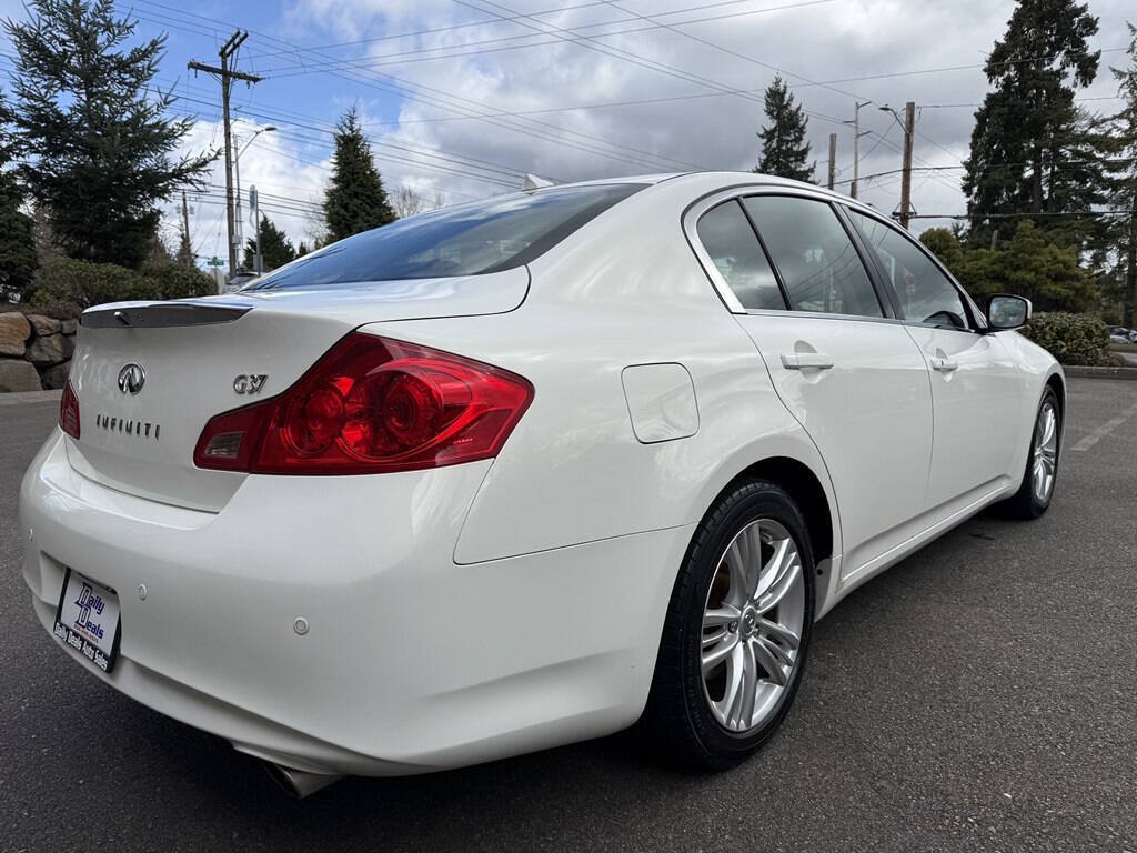 Used 2011 INFINITI G37 Journey w/ Premium Pkg RWD image 3