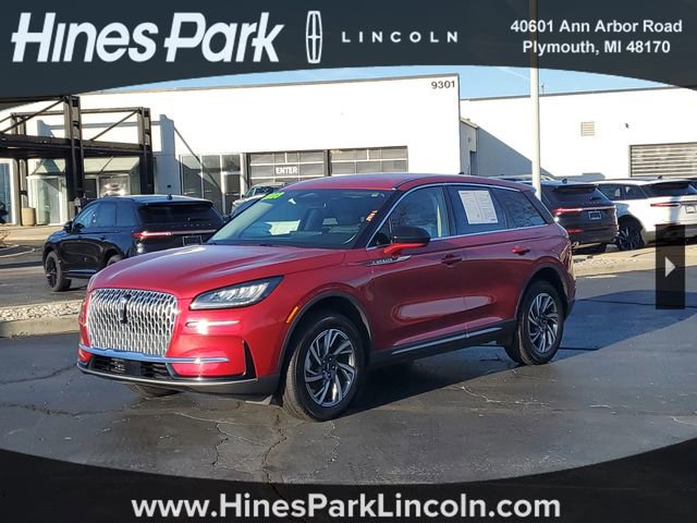 Used 2023 Lincoln Corsair AWD image 2