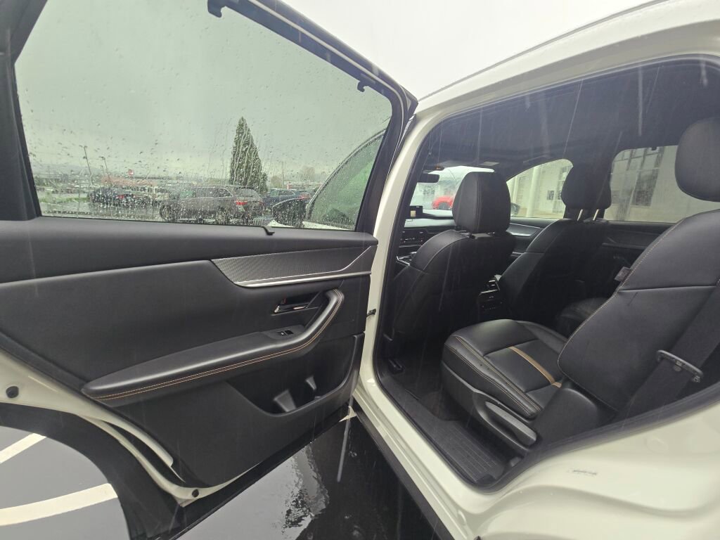 Used 2024 MAZDA CX-90 3.3 Turbo w/ Premium Plus Pkg image 12