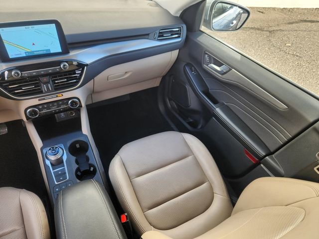 Certified 2022 Ford Escape Titanium w/ Class II Trailer Tow Package image 15