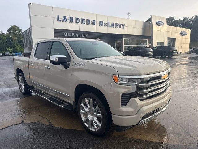 Used 2026 Chevrolet Silverado 1500 High Country w/ High Country Premium Package AWD/4WD image 2