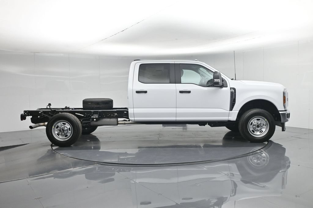 New 2026 Ford F350 XL w/ XL Chrome Package AWD/4WD image 22