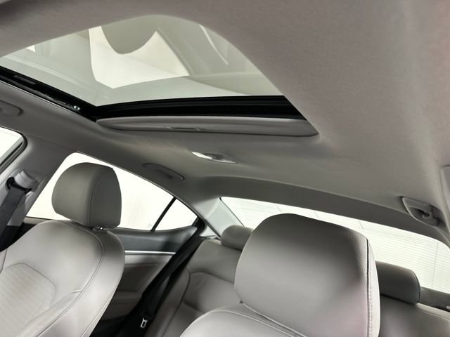 Used 2020 Hyundai Elantra Limited w/ Ultimate Package 03 image 12