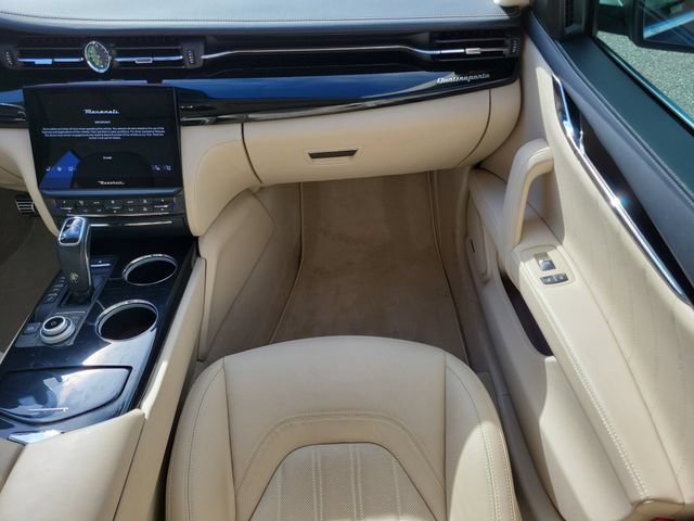 Used 2022 Maserati Quattroporte Modena RWD image 16