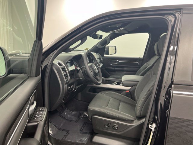 Used 2025 RAM 1500 Big Horn AWD/4WD image 12