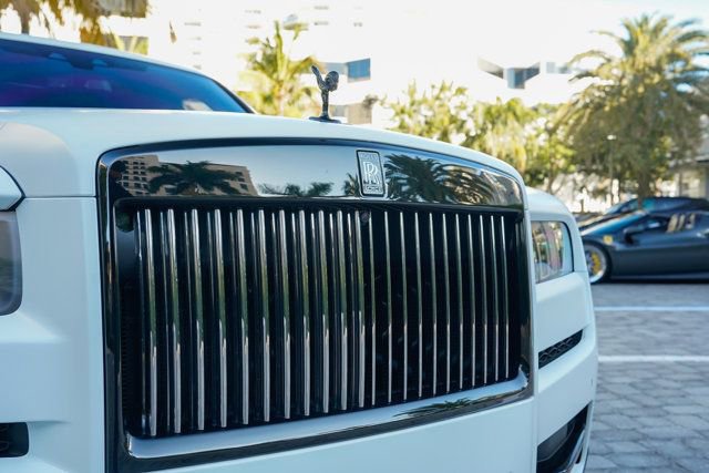 Used 2023 Rolls-Royce Cullinan Black Badge w/ Driver's Package image 40