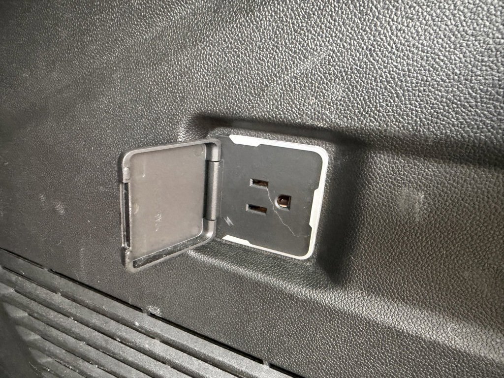 Used 2024 Chevrolet Tahoe LT image 32