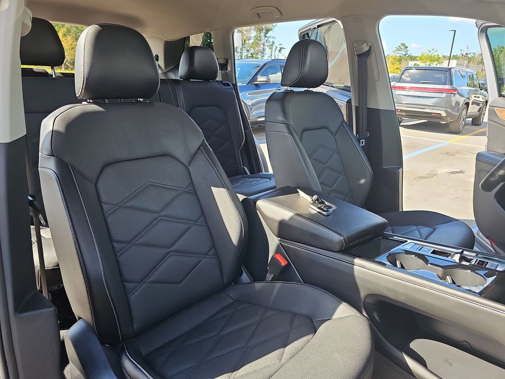 Used 2024 Volkswagen Atlas SE image 12