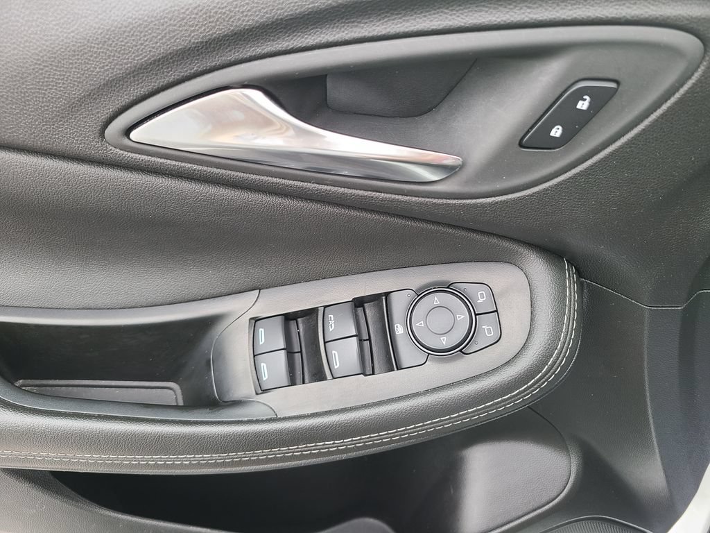 Used 2024 Buick Encore GX Sport Touring AWD/4WD image 20