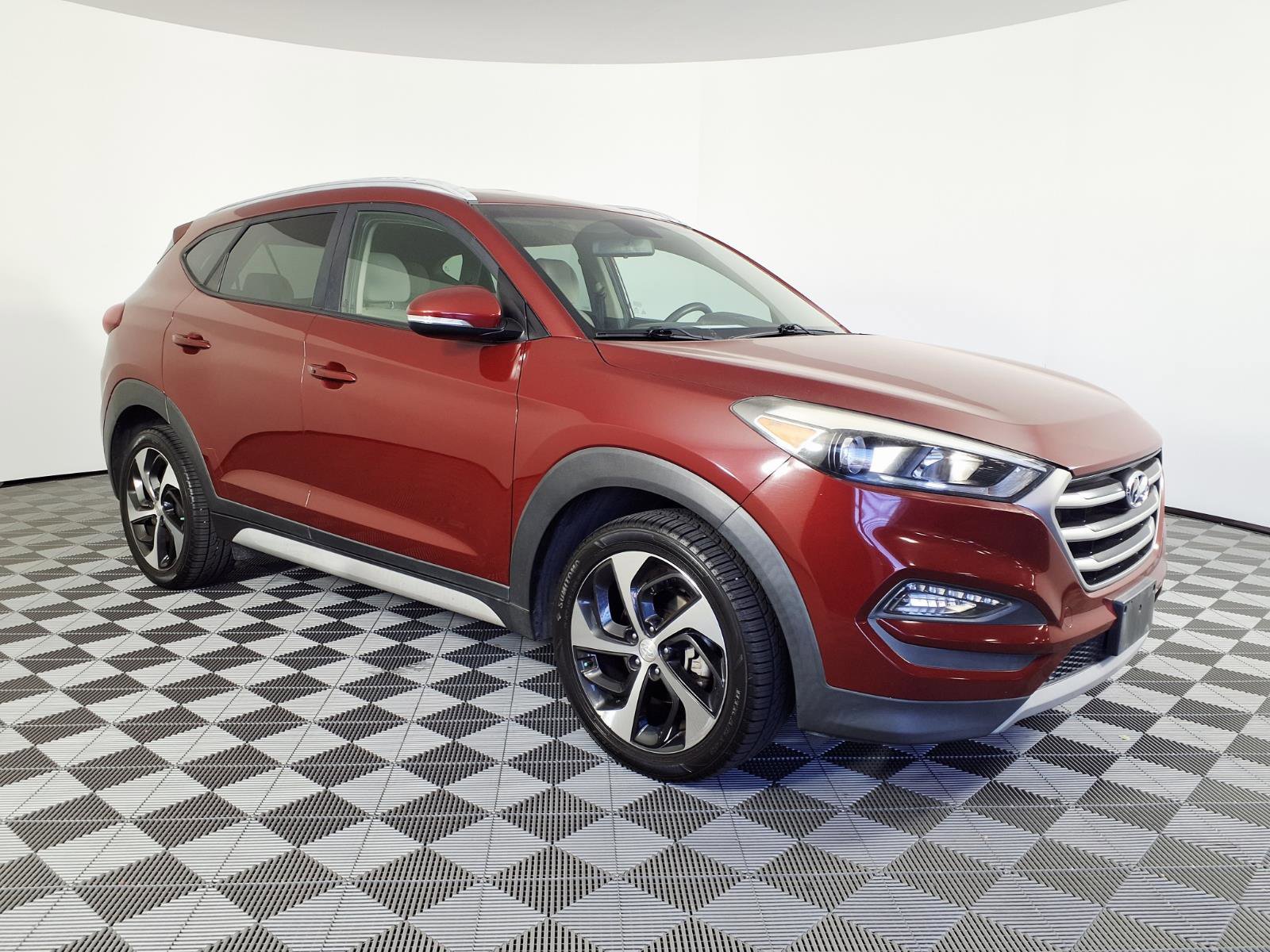 Used 2018 Hyundai Tucson Sport FWD image 3