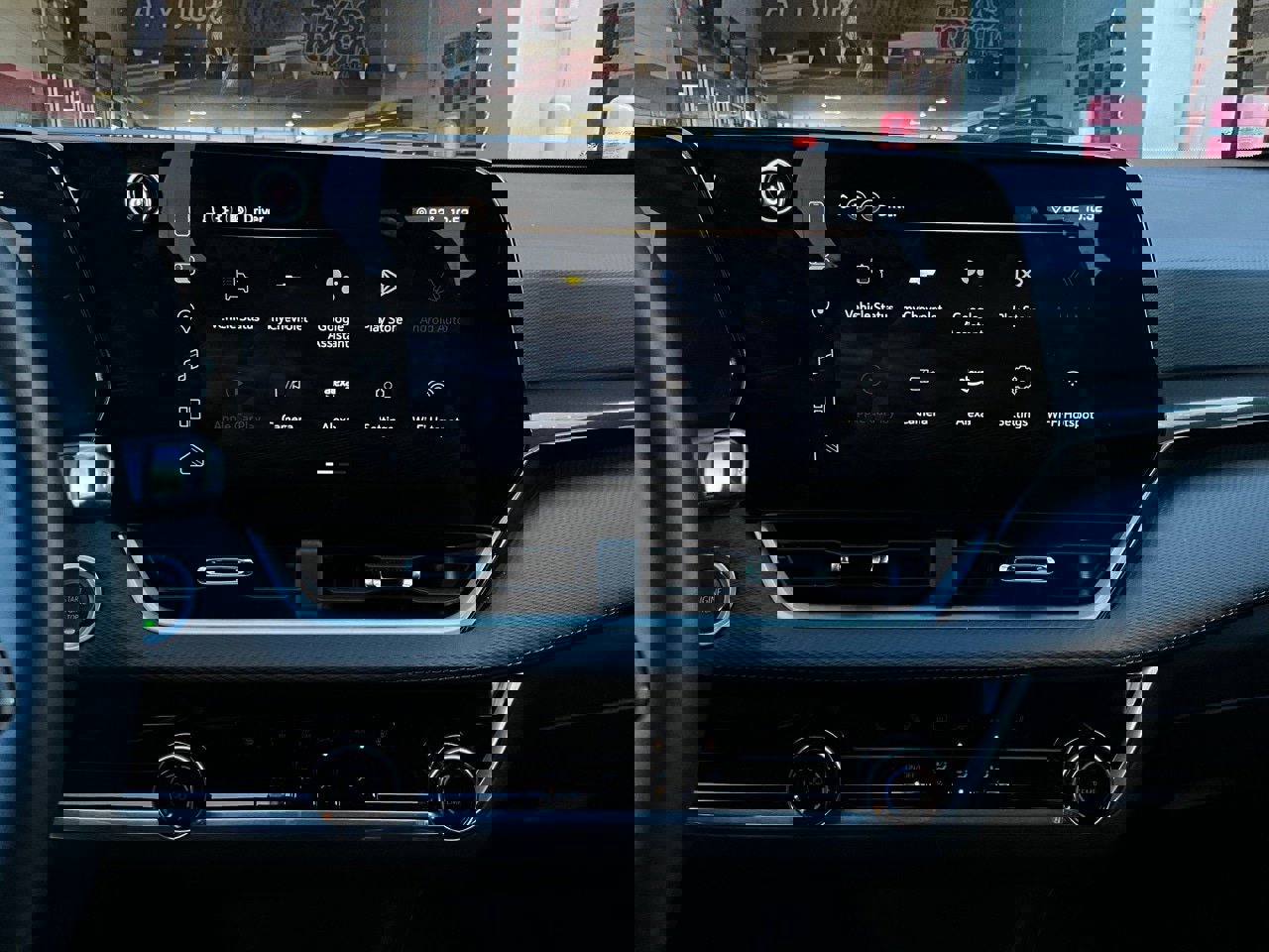 Used 2025 Chevrolet Equinox LT image 23