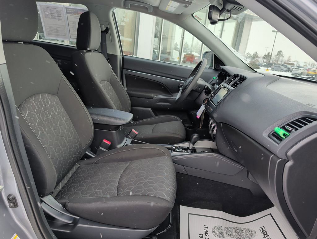 Used 2023 Mitsubishi Outlander Sport 2.0 ES image 21