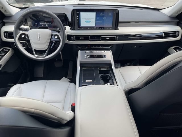 New 2026 Lincoln Aviator AWD image 15