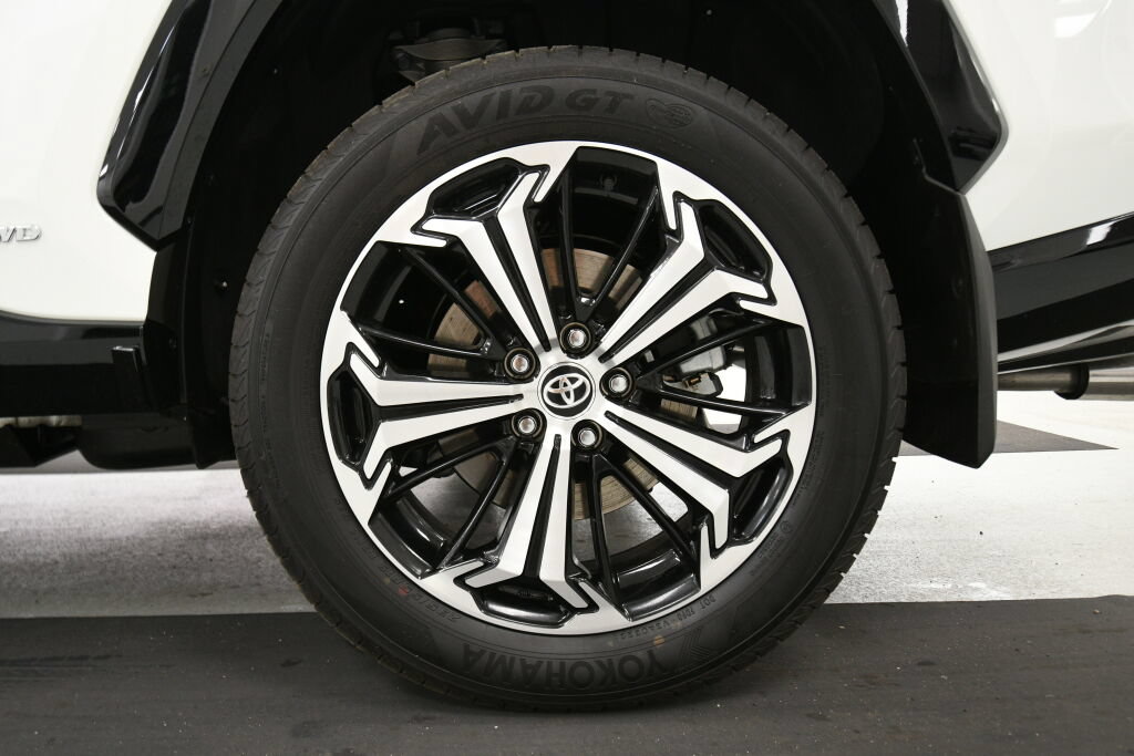 Used 2022 Toyota RAV4 XSE w/ Weather Package AWD/4WD image 11