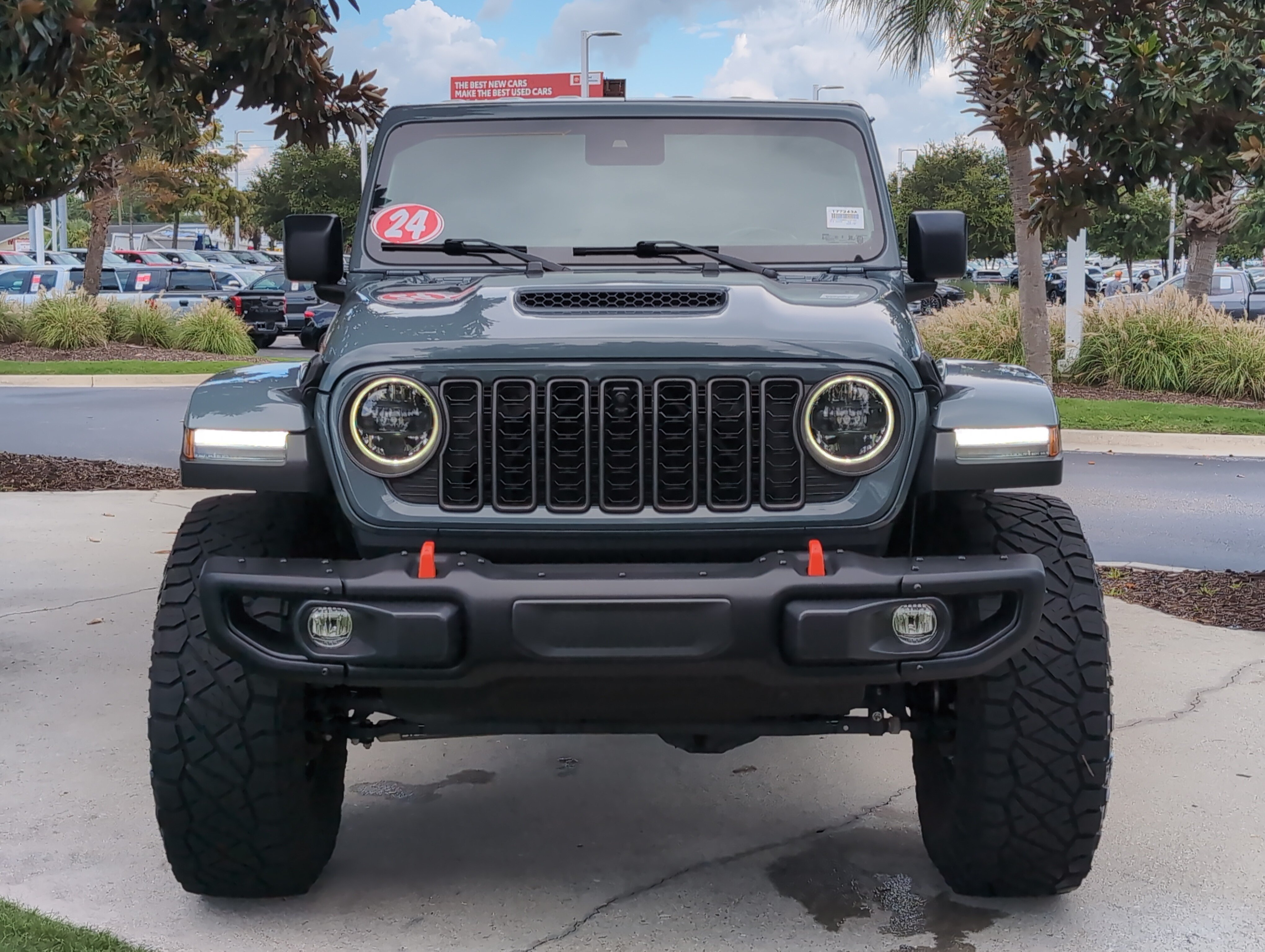 Used 2024 Jeep Gladiator Mojave AWD/4WD image 3
