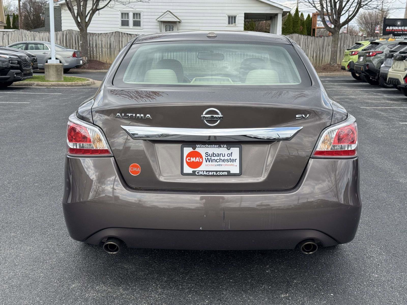 Used 2015 Nissan Altima 2.5 SV w/ Convenience Package image 3