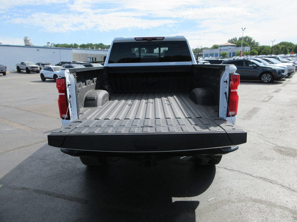 Certified 2026 Chevrolet Silverado 2500 ZR2 AWD/4WD image 8
