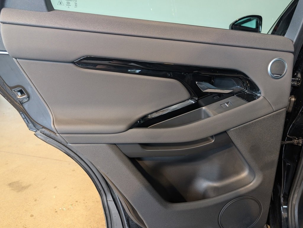 Used 2024 Land Rover Range Rover Evoque Dynamic SE image 26