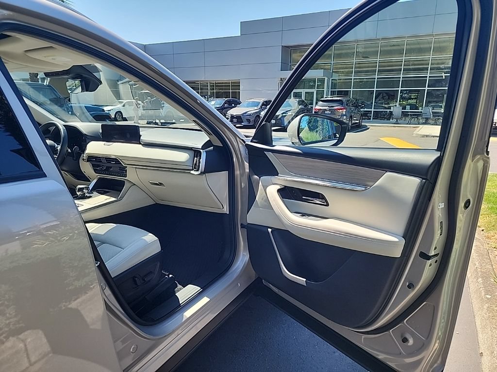Used 2024 MAZDA CX-90 Plug-In Hybrid w/ Premium Plus AWD/4WD image 19