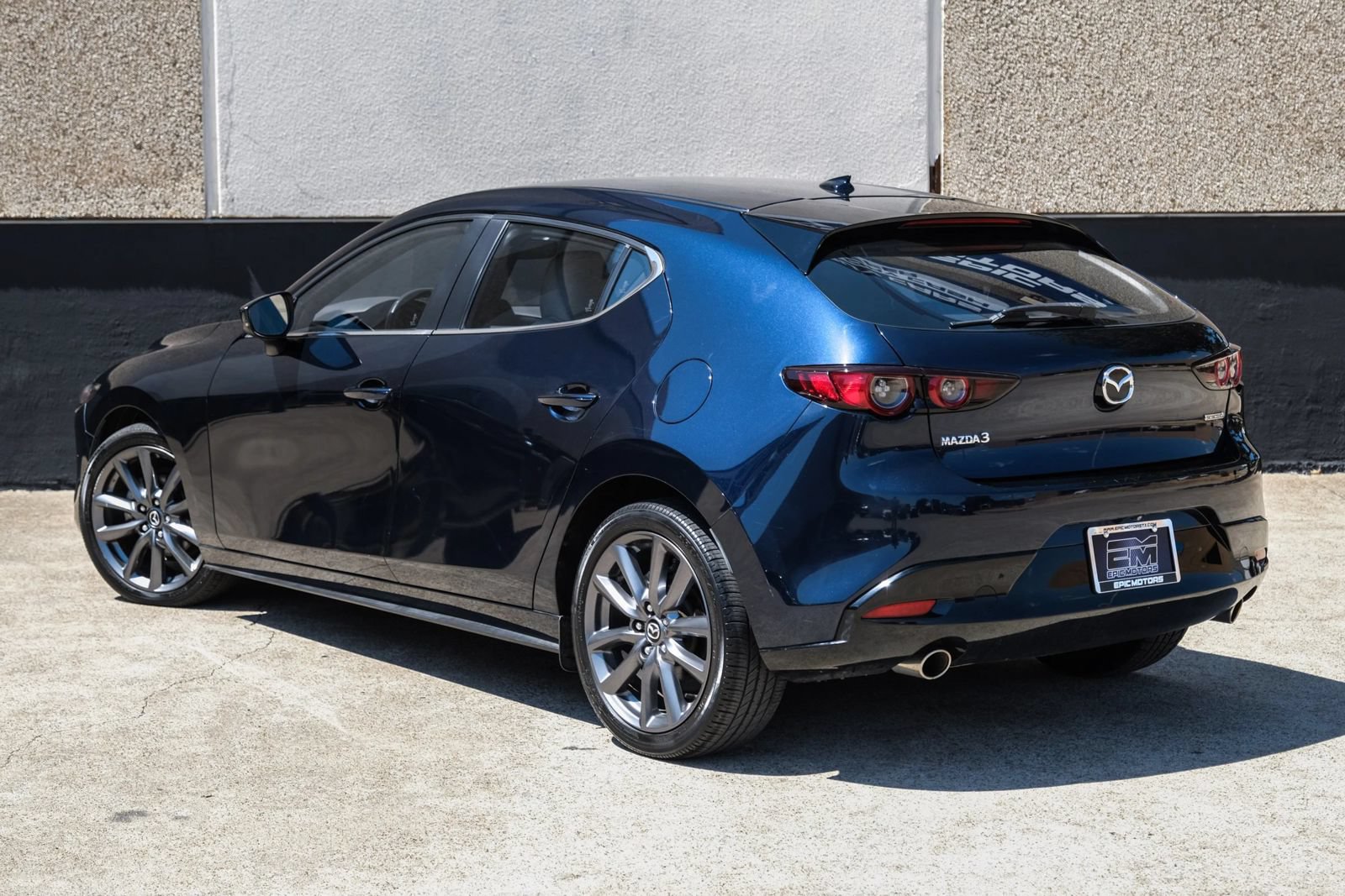 Used 2019 MAZDA MAZDA3 Hatchback w/ Preferred Package FWD image 9