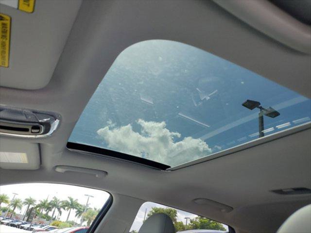 New 2024 Hyundai Kona Limited FWD image 12