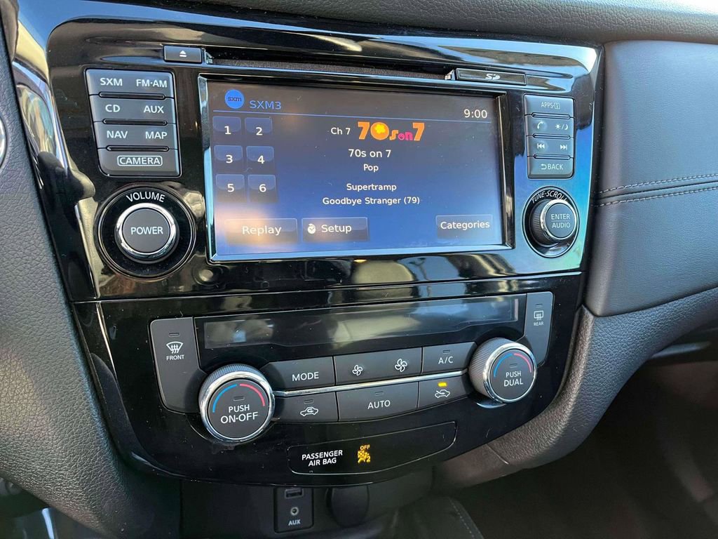 Used 2017 Nissan Rogue SL w/ SL Premium Package image 21