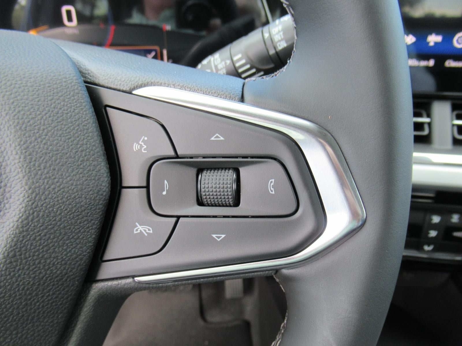 New 2026 Chevrolet Trax LT w/ Midnight Edition FWD image 23