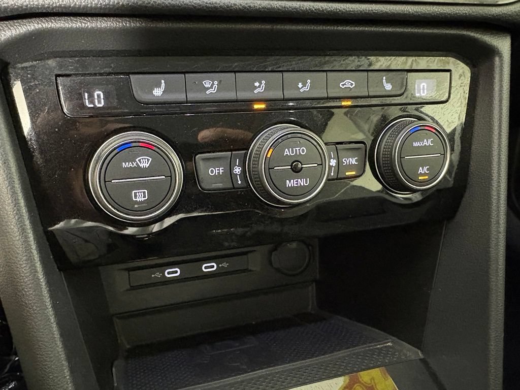 Used 2024 Volkswagen Taos SE FWD image 31