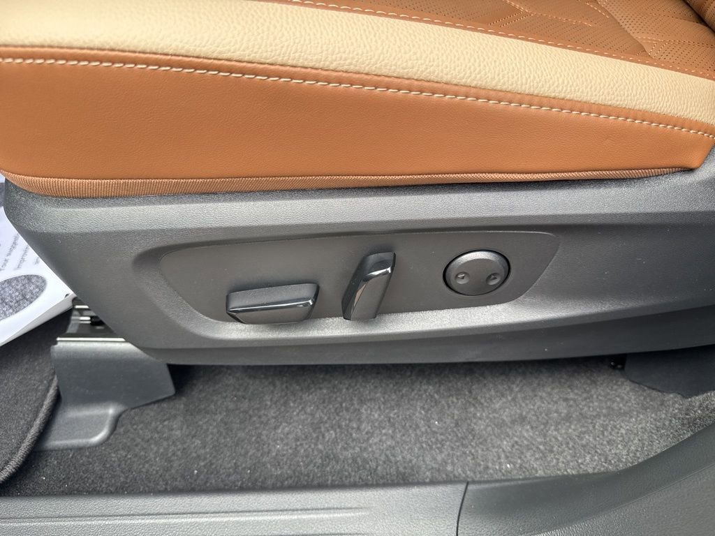 New 2026 Nissan Pathfinder Platinum image 17