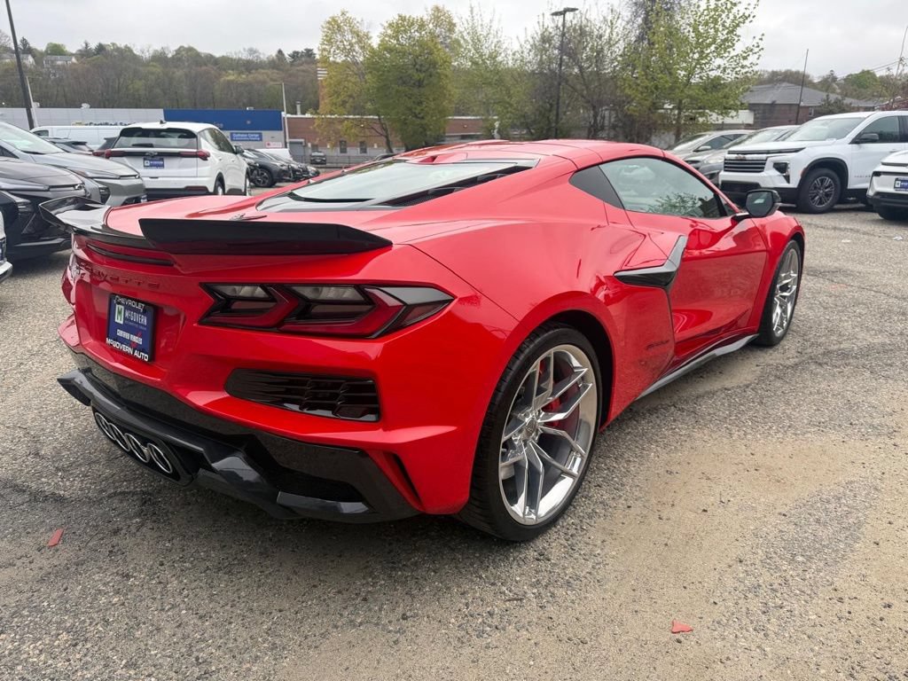 Used 2025 Chevrolet Corvette Z06 RWD image 41