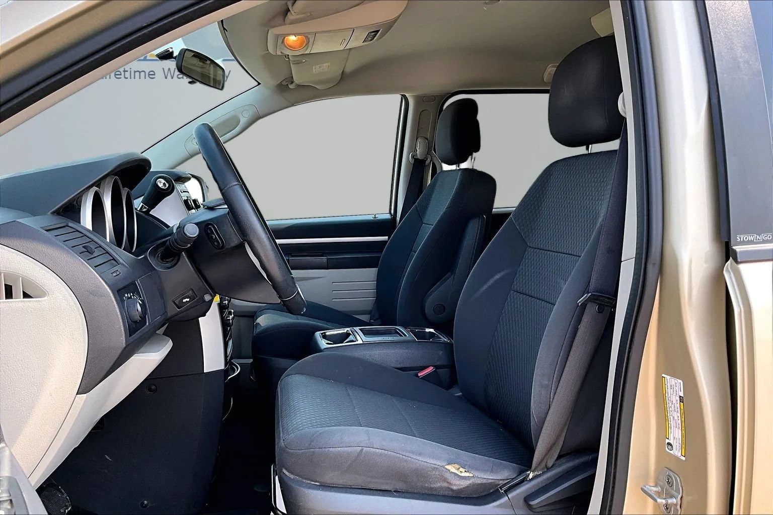 Used 2010 Dodge Grand Caravan Hero w/ Popular Equipment Group FWD image 16