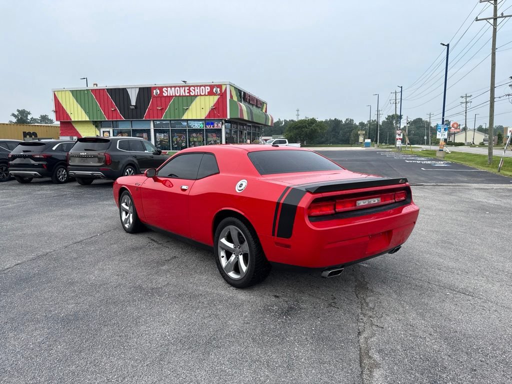 Used 2014 Dodge Challenger R/T RWD image 3