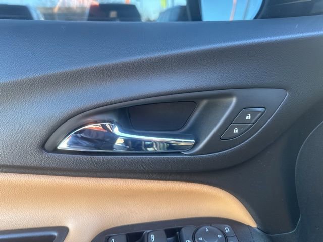 Used 2019 Chevrolet Equinox Premier image 12