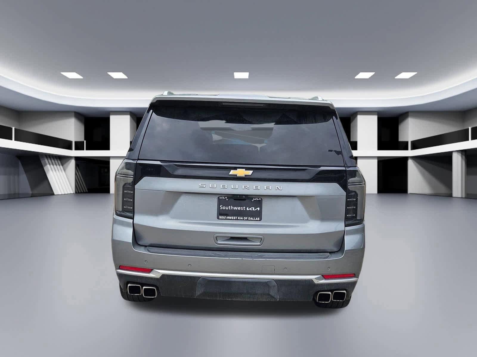 Used 2025 Chevrolet Suburban High Country AWD/4WD image 4