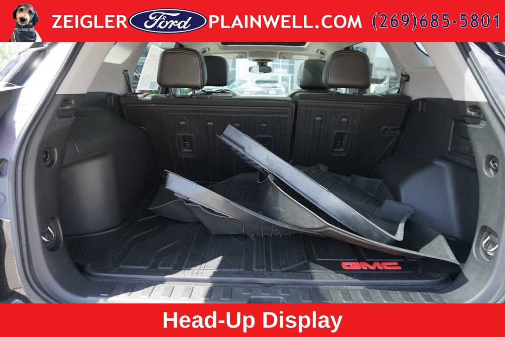 Used 2022 GMC Terrain SLT w/ Tech Package AWD/4WD image 10