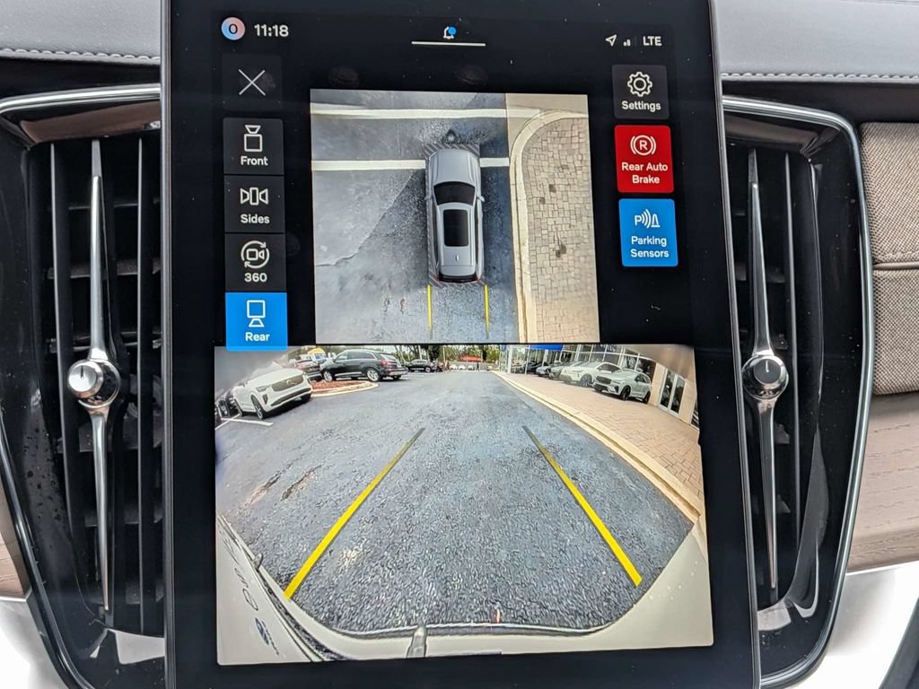 Certified 2026 Volvo XC90 B5 Plus w/ Protection Package Premier AWD/4WD image 27