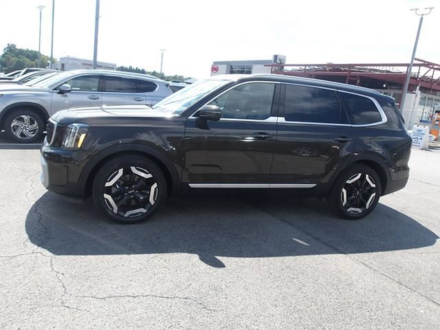Certified 2023 Kia Telluride EX AWD/4WD image 4