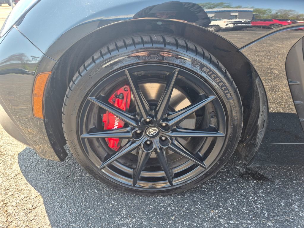 Used 2025 Toyota GR86 w/ Performance Package image 28