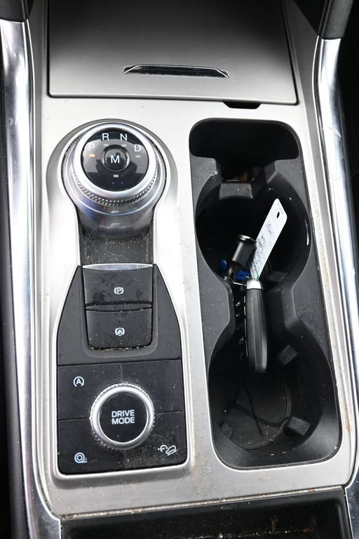 Used 2020 Ford Explorer XLT w/ Equipment Group 202A AWD/4WD image 28