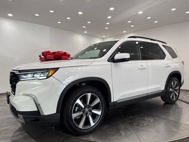 Used 2025 Honda Pilot Elite image 3