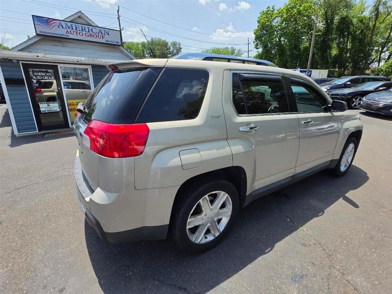 Used 2011 GMC Terrain SLT w/ Cargo Package AWD/4WD image 9
