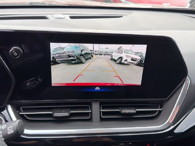 Certified 2024 Chevrolet Trax RS w/ Sunroof Package FWD image 22