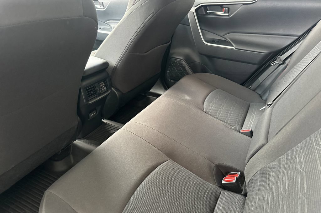 Used 2025 Toyota RAV4 SE AWD/4WD image 12