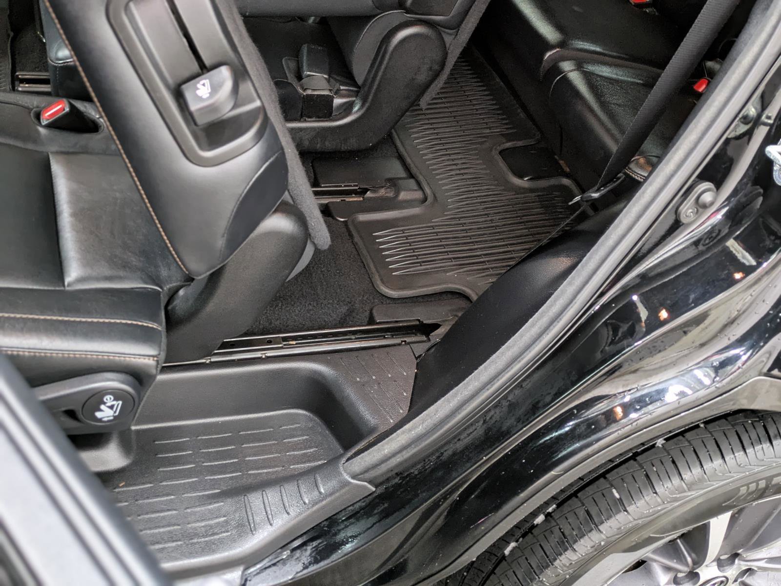 Used 2018 Toyota Highlander XLE image 25