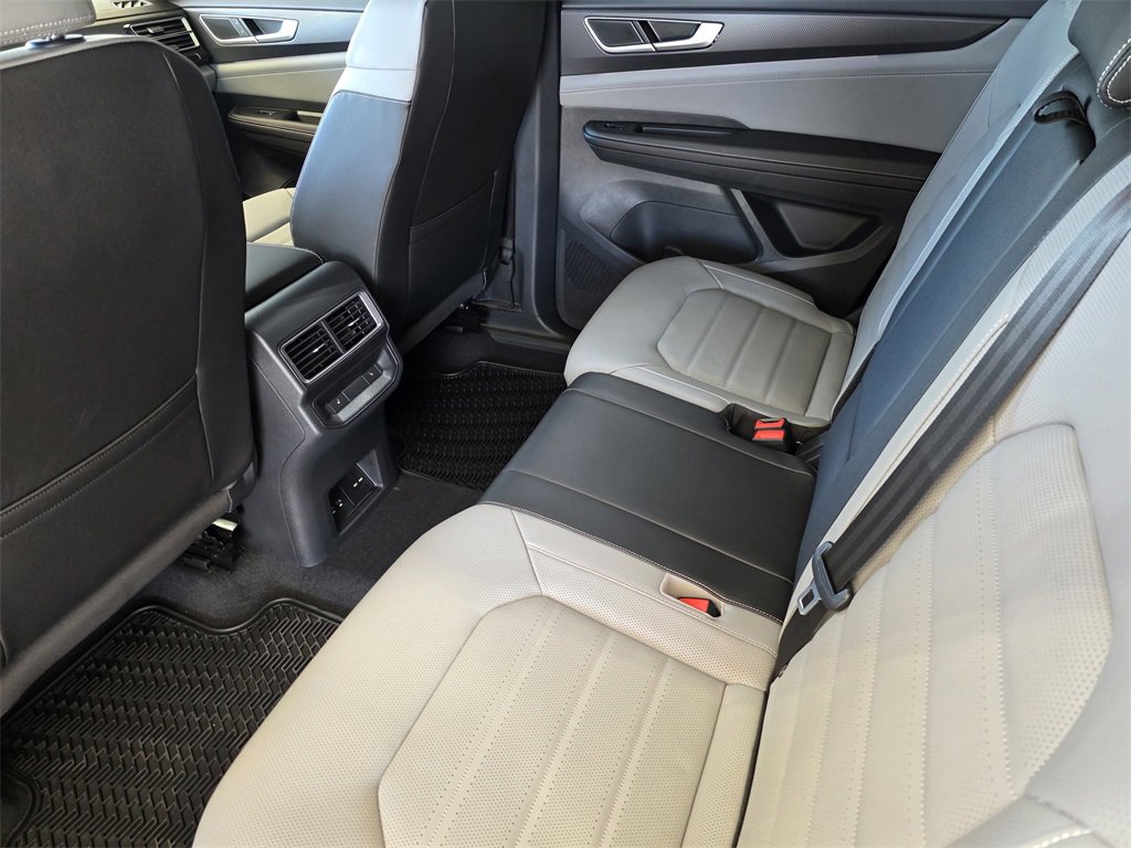 New 2026 Volkswagen Atlas Cross Sport SEL R-Line image 21