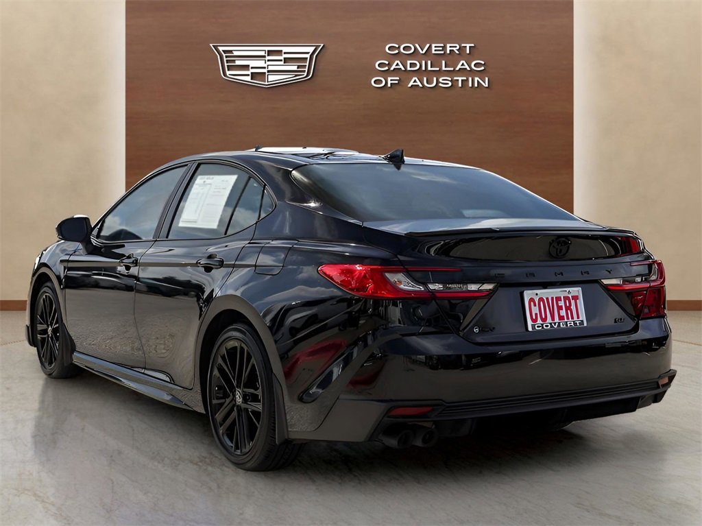 Used 2025 Toyota Camry SE w/ Convenience Package image 3